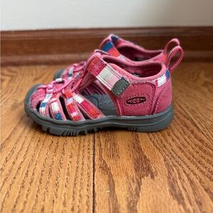 Keen Whisper Sandals Girls Size 6 Pink